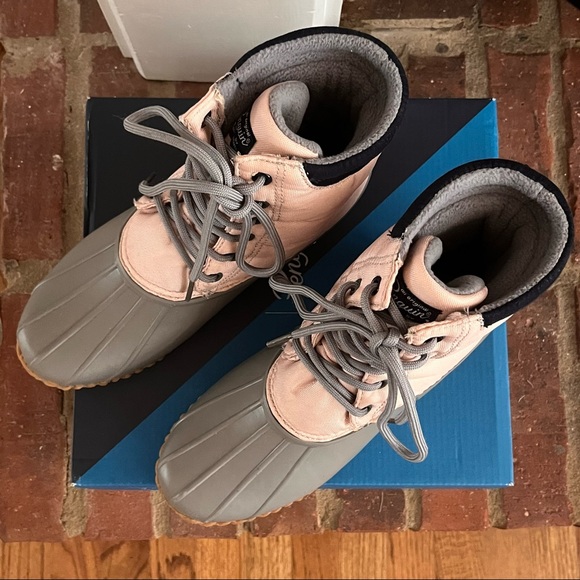 Original Penguin Girls' Addison Pink & Gray Duck Boots - Size US 7 UK 6.5 EU 40 - Picture 2 of 7